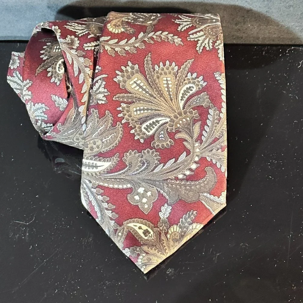Dior Mid Century Modern Ties Neckwear Tie 100% All Silk Brown Baroque Paisley